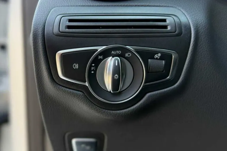 Mercedes-Benz GLC 220 (Clasa GLC) din 2023 cu 124.000 km - oferta MER244068 - foto 21