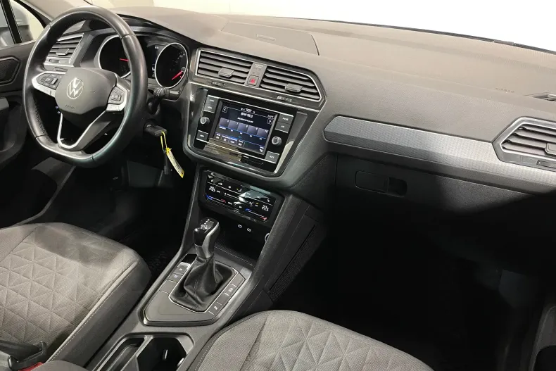 Volkswagen Tiguan din 2022 cu 72.084 km - oferta VOL244079 - foto 8