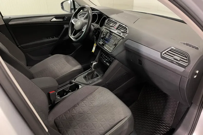 Volkswagen Tiguan din 2022 cu 72.084 km - oferta VOL244079 - foto 10