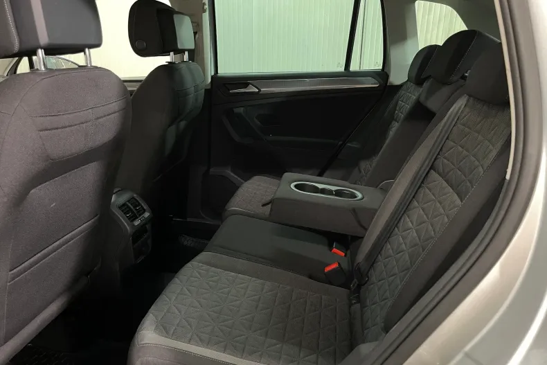 Volkswagen Tiguan din 2022 cu 72.084 km - oferta VOL244079 - foto 11