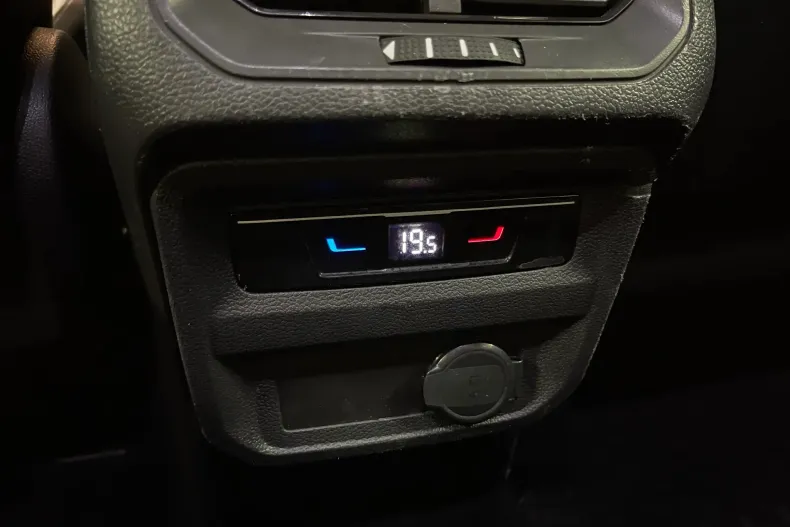 Volkswagen Tiguan din 2022 cu 72.084 km - oferta VOL244079 - foto 22