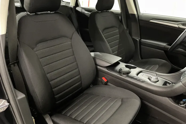 Ford Mondeo din 2021 cu 34.332 km - oferta FOR244085 - foto 9