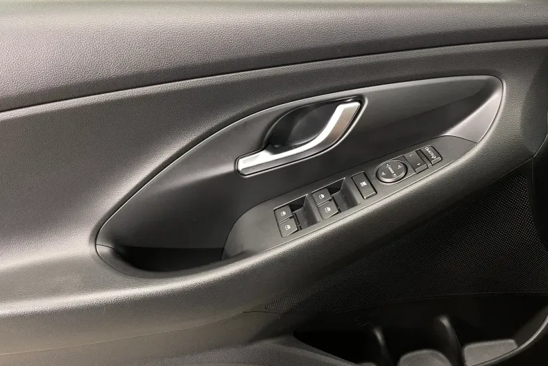 Hyundai i30 din 2023 cu 55.593 km - oferta HYU244086 - foto 20