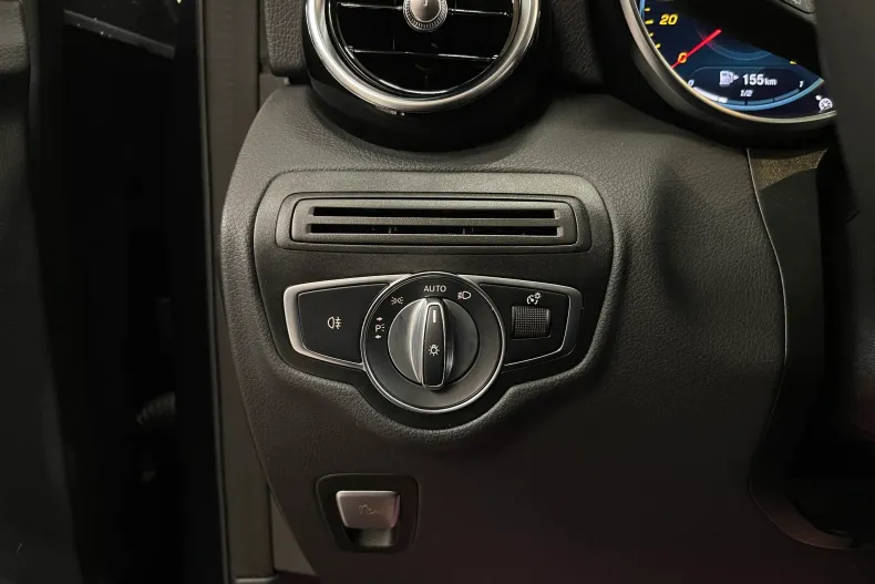 Mercedes-Benz GLC 200 (Clasa GLC) din 2022 cu 118.331 km - oferta MER244088 - foto 28