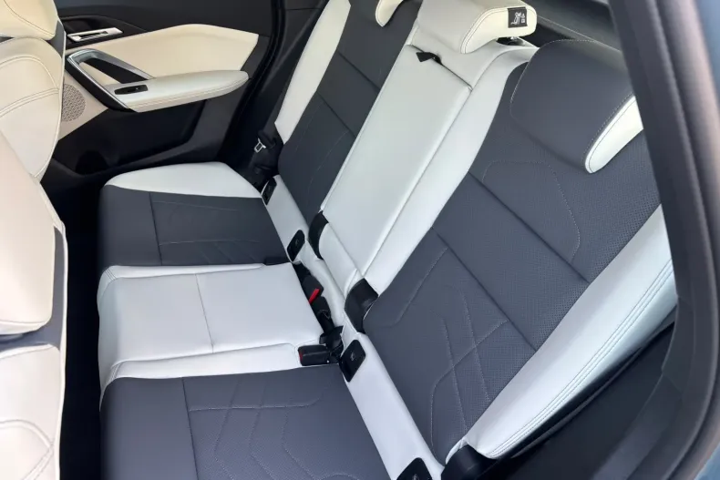 BMW iX1 (Seria X) din 2026 cu 12.000 km - oferta BMW244090 - foto 18