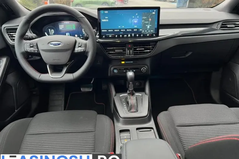 Ford Focus din 2025 cu 9.999 km - oferta FOR244105 - foto 5