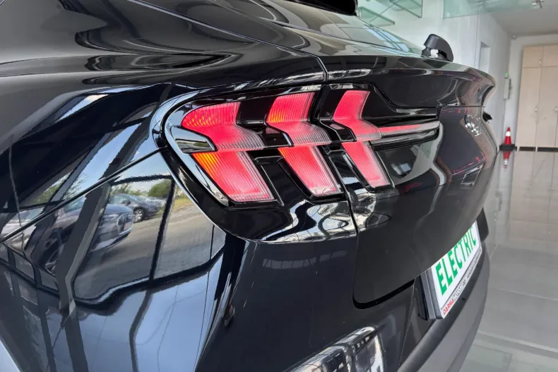 Ford Mustang Mach-E din 2023 cu 51.000 km - oferta FOR244107 - foto 17