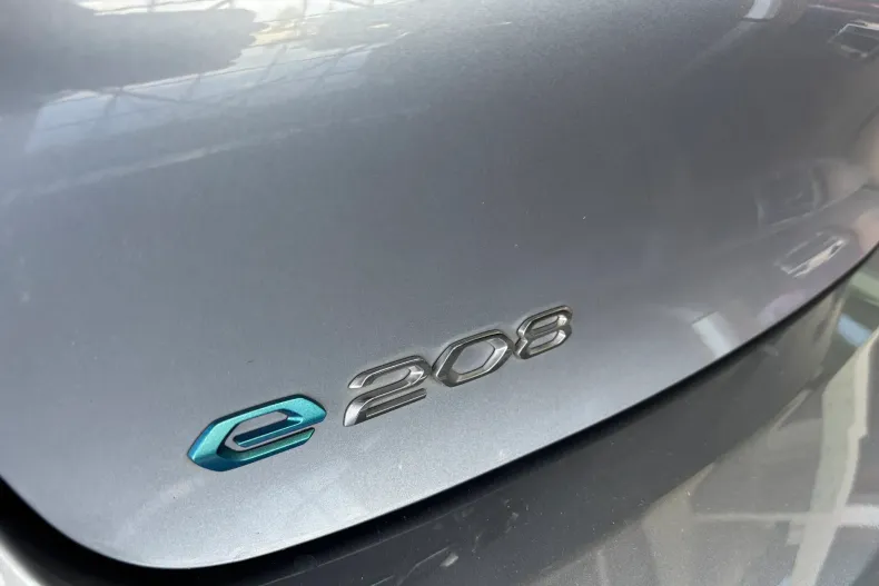 Peugeot 208 din 2023 cu 16.300 km - oferta PEU244108 - foto 28