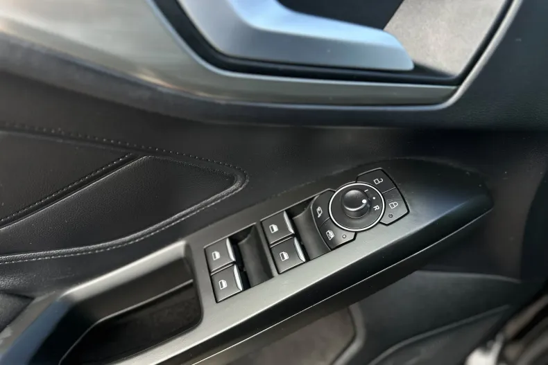 Ford Focus din 2023 cu 126.433 km - oferta FOR244112 - foto 27