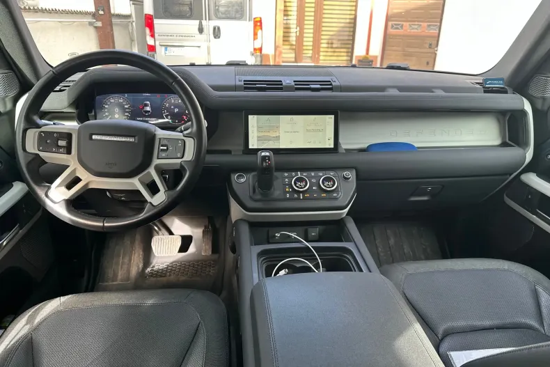 Land Rover Defender din 2021 cu 42.000 km - oferta LAN244121 - foto 6
