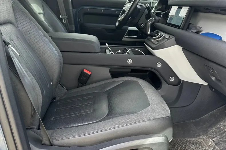Land Rover Defender din 2021 cu 42.000 km - oferta LAN244121 - foto 8