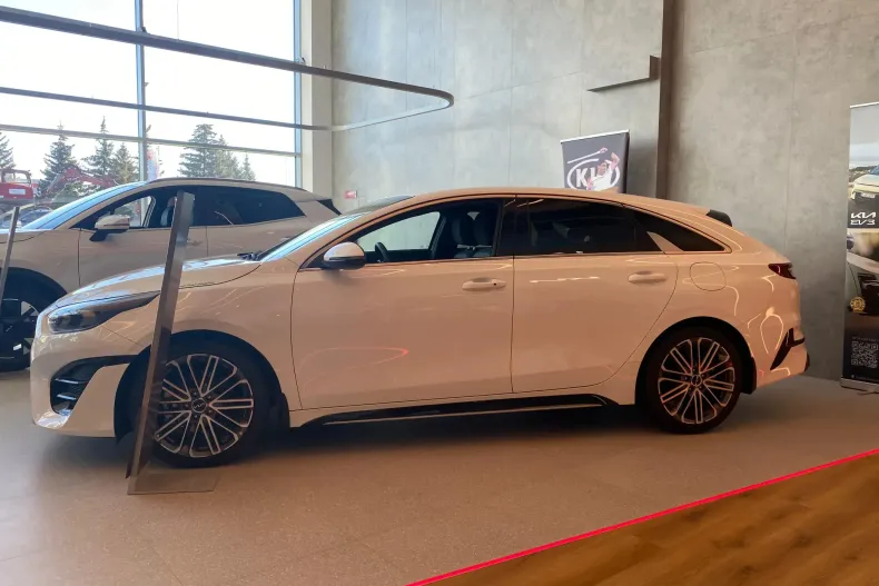 Kia Pro Ceed din 2024 cu 6 km - oferta KIA244123 - foto 3