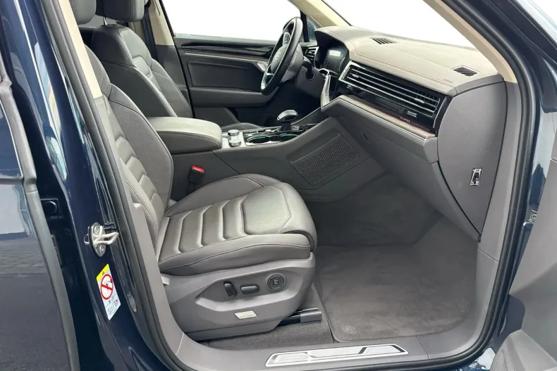 Volkswagen Touareg din 2025 cu 34.713 km - oferta VOL244126 - foto 27