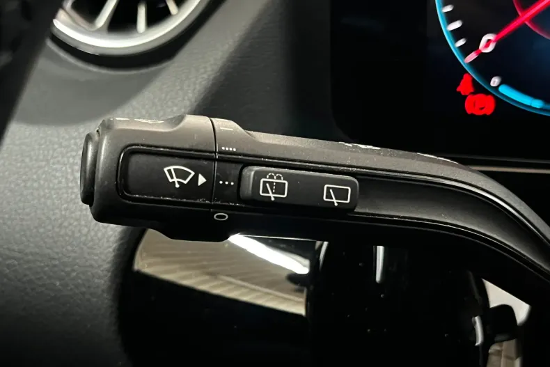 Mercedes-Benz GLA 250 (Clasa GLA) din 2021 cu 41.176 km - oferta MER244131 - foto 16