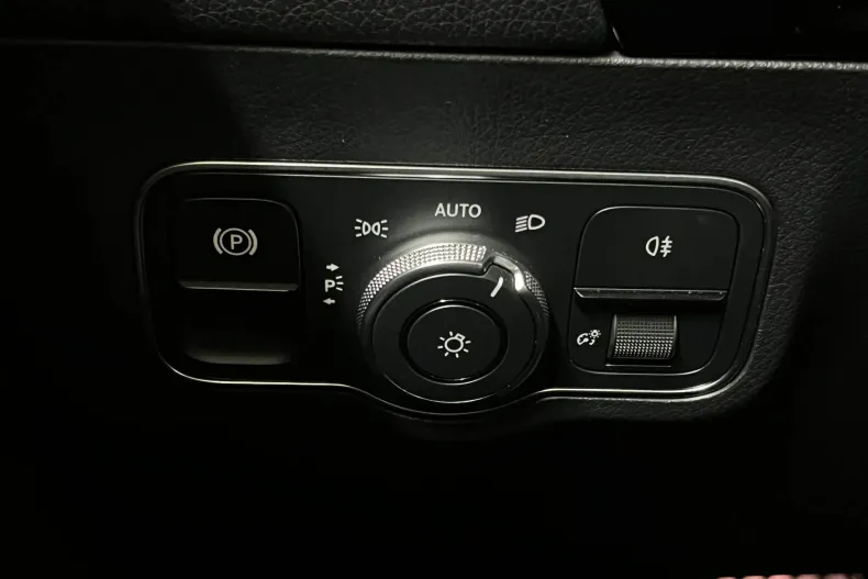 Mercedes-Benz GLA 250 (Clasa GLA) din 2021 cu 41.176 km - oferta MER244131 - foto 18