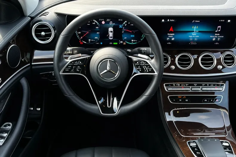 Mercedes-Benz E 300 (Clasa E) din 2021 cu 37.848 km - oferta MER244132 - foto 13