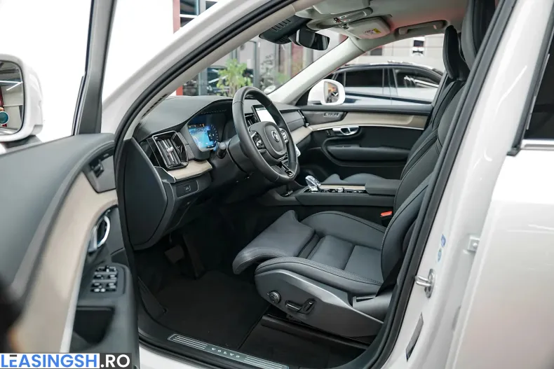 Volvo XC90 din 2025 cu 14.000 km - oferta VOL244139 - foto 2
