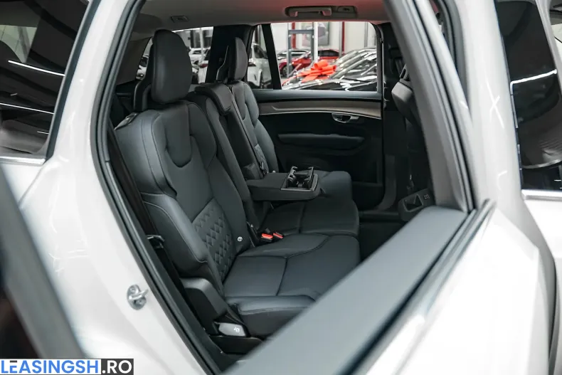 Volvo XC90 din 2025 cu 14.000 km - oferta VOL244139 - foto 12
