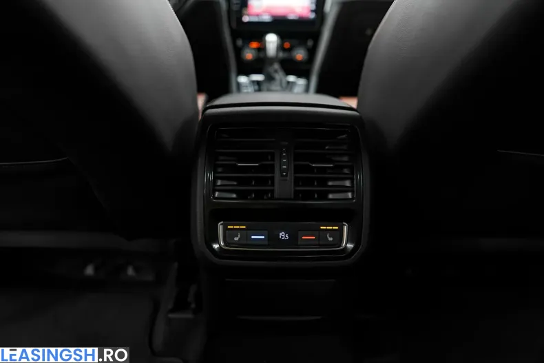 Volkswagen Passat din 2021 cu 115.000 km - oferta VOL244140 - foto 34