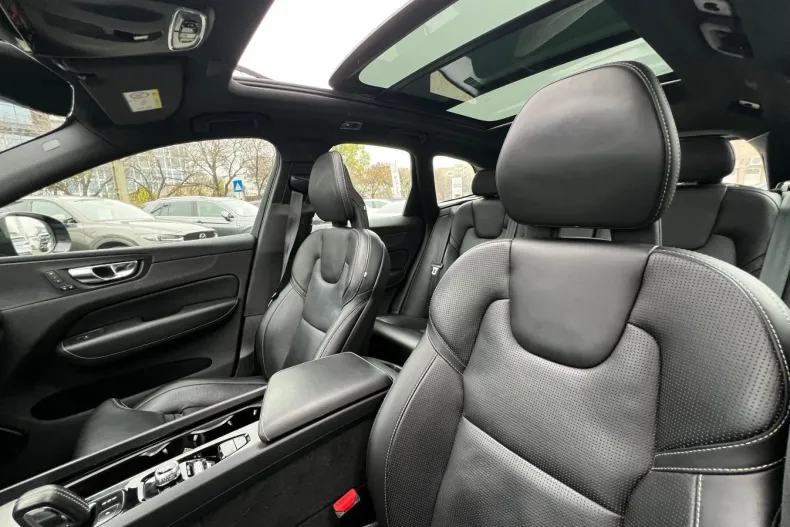 Volvo XC60 din 2020 cu 71.000 km - oferta VOL244157 - foto 13