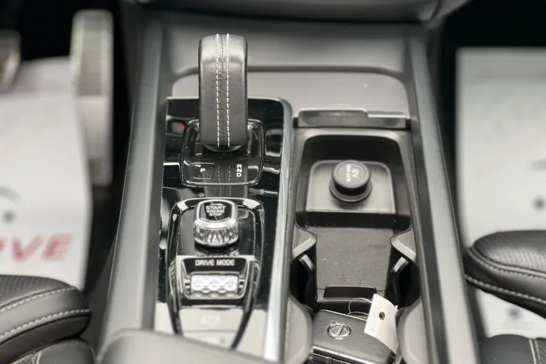 Volvo XC60 din 2020 cu 71.000 km - oferta VOL244157 - foto 16