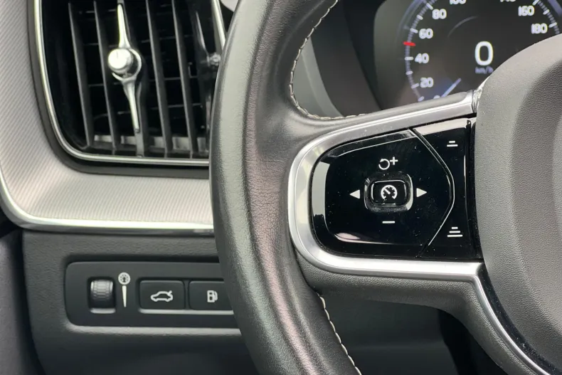 Volvo XC60 din 2020 cu 71.000 km - oferta VOL244157 - foto 18