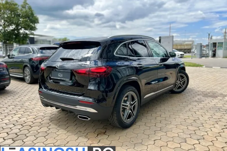 Mercedes-Benz GLA 200 (Clasa GLA) din 2024 cu 10.033 km - oferta MER244168 - foto 7