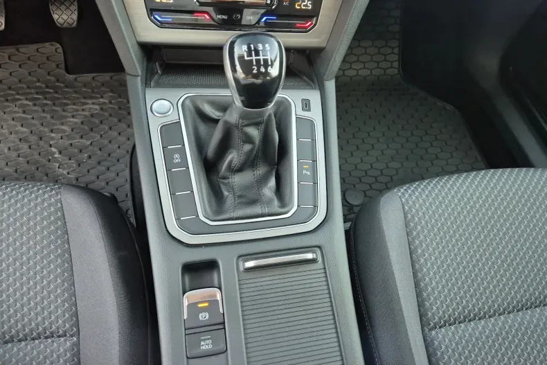 Volkswagen Passat din 2021 cu 78.960 km - oferta VOL244176 - foto 14