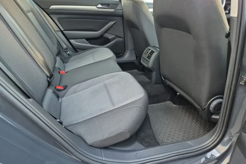 Volkswagen Passat din 2021 cu 78.960 km - oferta VOL244176 - foto 17