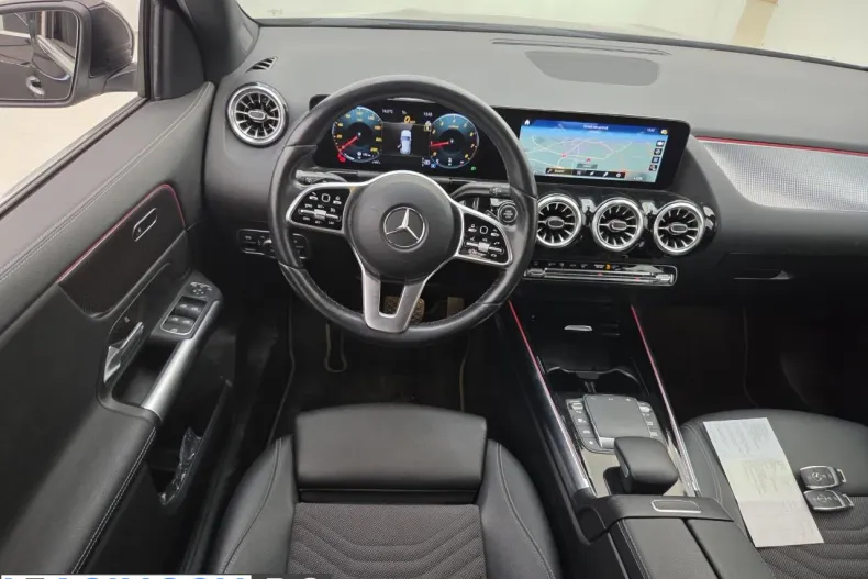 Mercedes-Benz GLA 200 (Clasa GLA) din 2023 cu 40.030 km - oferta MER244178 - foto 6