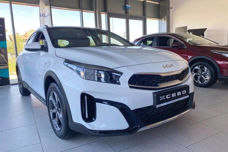 Kia XCeed din 2026 cu 3 km - oferta KIA244187 - foto 1