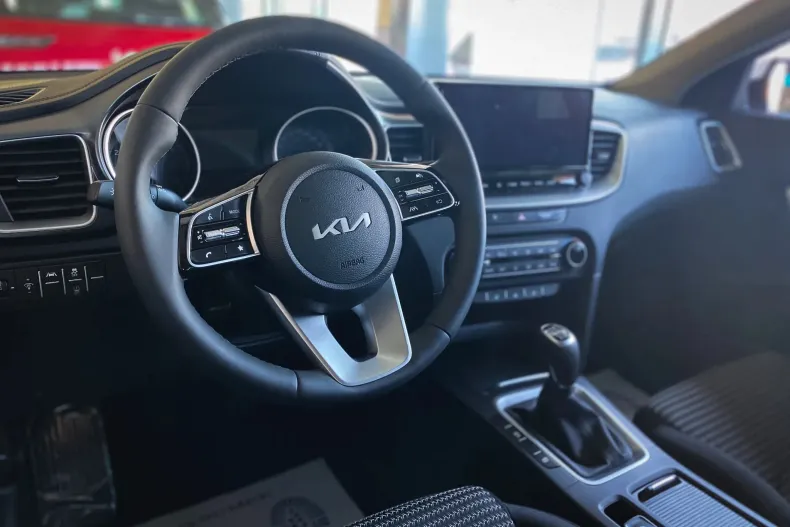 Kia XCeed din 2026 cu 3 km - oferta KIA244187 - foto 5