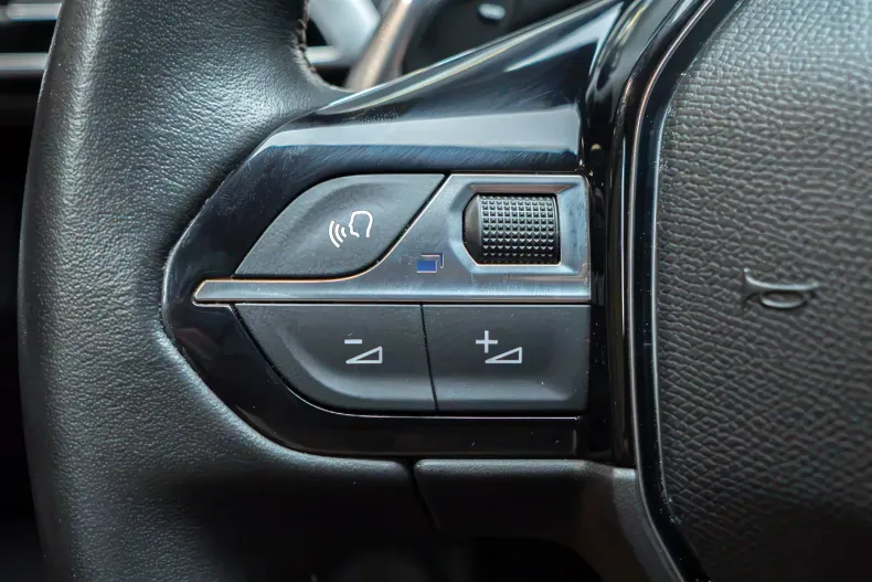 Peugeot 3008 din 2023 cu 120.500 km - oferta PEU244194 - foto 31