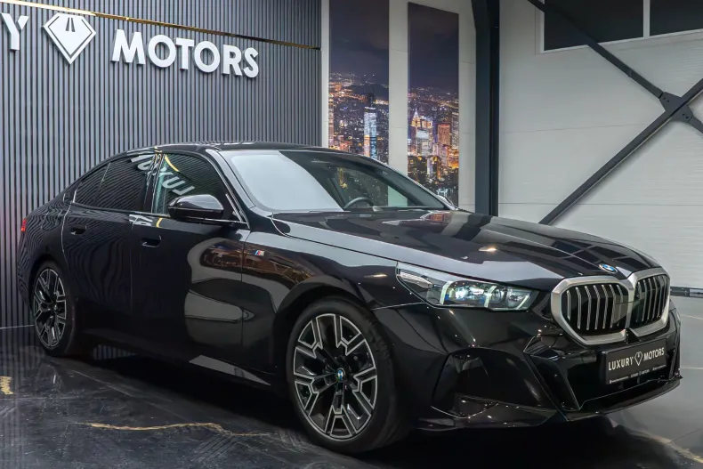 BMW 520 (Seria 5) din 2025 cu 25.600 km - oferta BMW244195 - foto 3