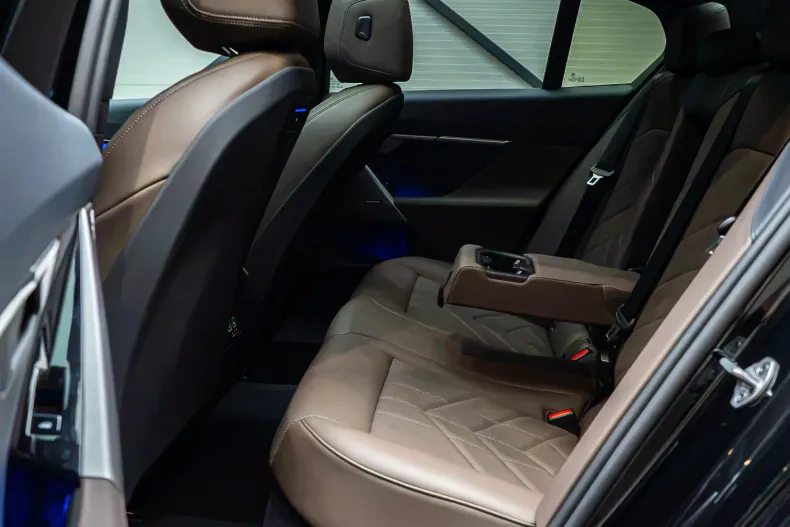 BMW 520 (Seria 5) din 2025 cu 25.600 km - oferta BMW244195 - foto 30