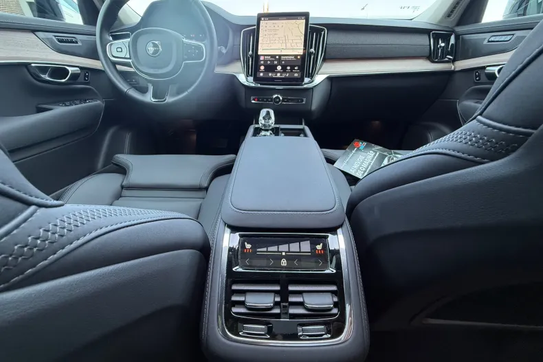 Volvo XC90 din 2025 cu 19.000 km - oferta VOL244228 - foto 21