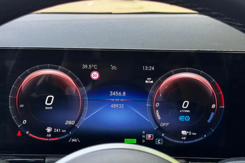 Mercedes-Benz GLA 250 (Clasa GLA) din 2022 cu 49.000 km - oferta MER244234 - foto 30