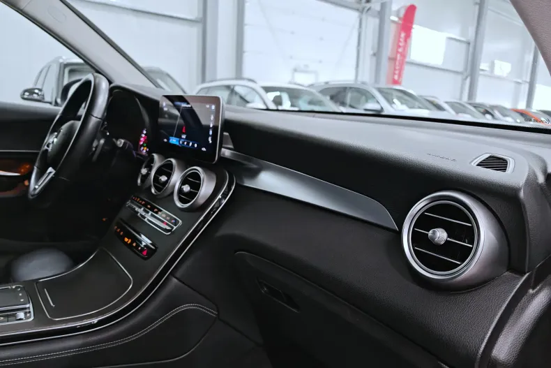 Mercedes-Benz GLC 220 (Clasa GLC) din 2020 cu 118.221 km - oferta MER244261 - foto 28