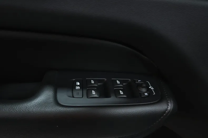 Volvo XC60 din 2021 cu 105.580 km - oferta VOL244262 - foto 28