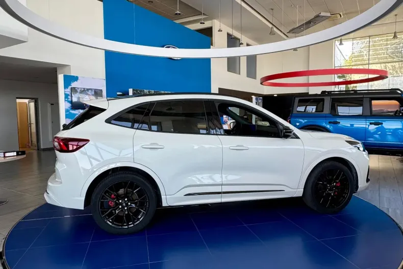 Ford Kuga din 2026 cu 5 km - oferta FOR244275 - foto 2