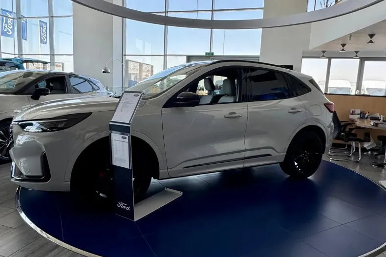 Ford Kuga din 2026 cu 5 km - oferta FOR244275 - foto 3
