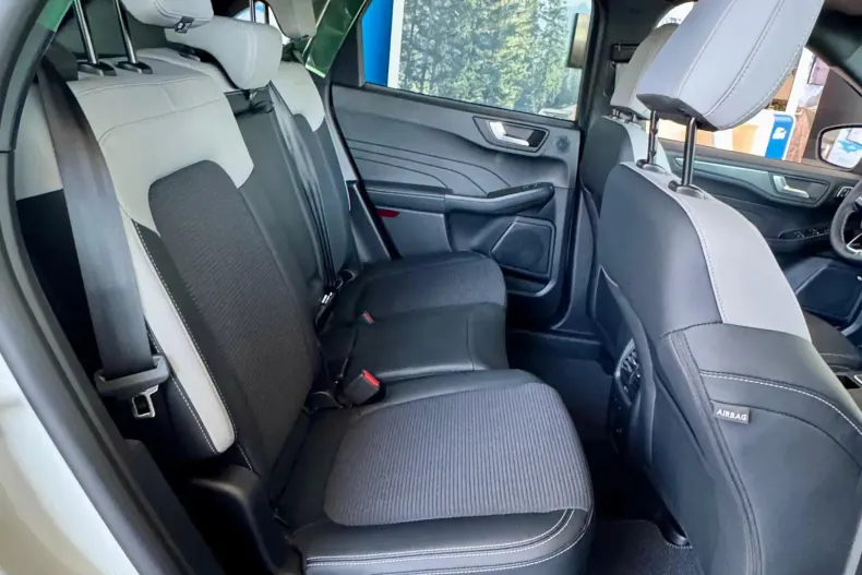 Ford Kuga din 2026 cu 5 km - oferta FOR244275 - foto 10