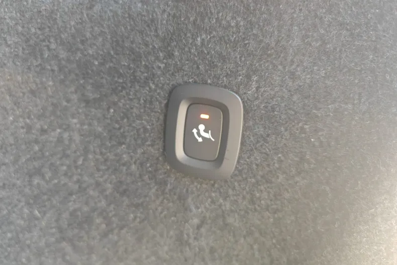 Volvo XC40 din 2023 cu 129.903 km - oferta VOL244279 - foto 10