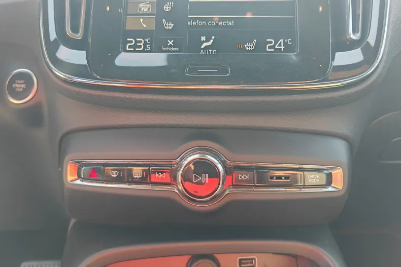 Volvo XC40 din 2023 cu 129.903 km - oferta VOL244279 - foto 13
