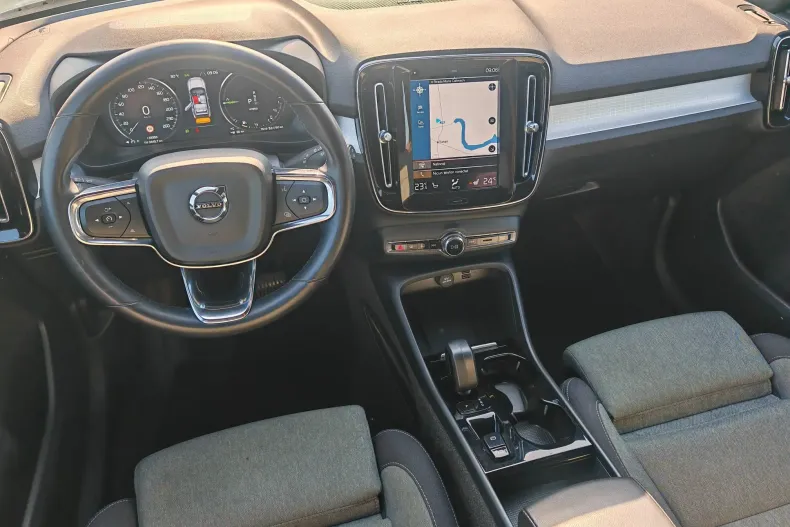 Volvo XC40 din 2023 cu 129.903 km - oferta VOL244279 - foto 14