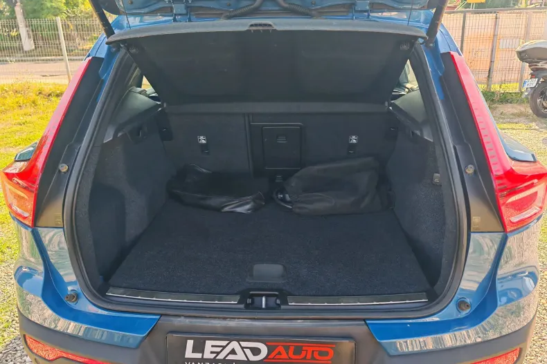 Volvo XC40 din 2023 cu 129.903 km - oferta VOL244279 - foto 21