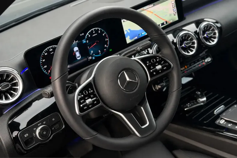 Mercedes-Benz CLA 180 (Clasa CLA) din 2022 cu 112.600 km - oferta MER244280 - foto 22