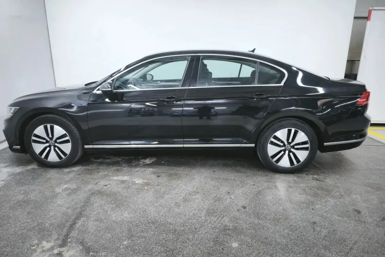 Volkswagen Passat din 2020 cu 100.000 km - oferta VOL244281 - foto 2