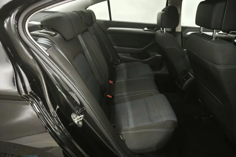 Volkswagen Passat din 2020 cu 100.000 km - oferta VOL244281 - foto 11
