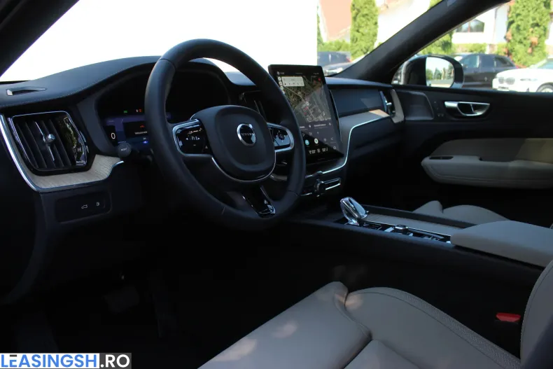 Volvo XC60 din 2025 cu 1.000 km - oferta VOL244291 - foto 12